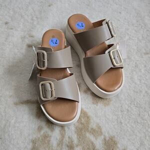 NWT Taupe Buckle Sandals Women's Sz 7.5